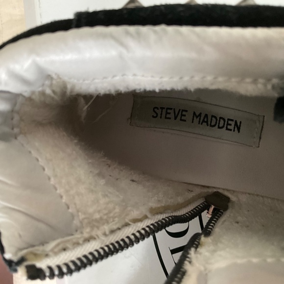 Vintage black suede distressed hi top studded tennis shoes - Picture 4 of 5